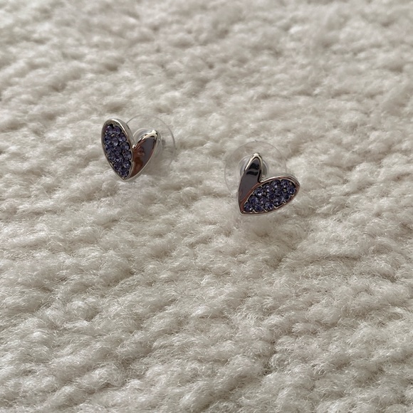 Heart Earrings Stud - Picture 1 of 1